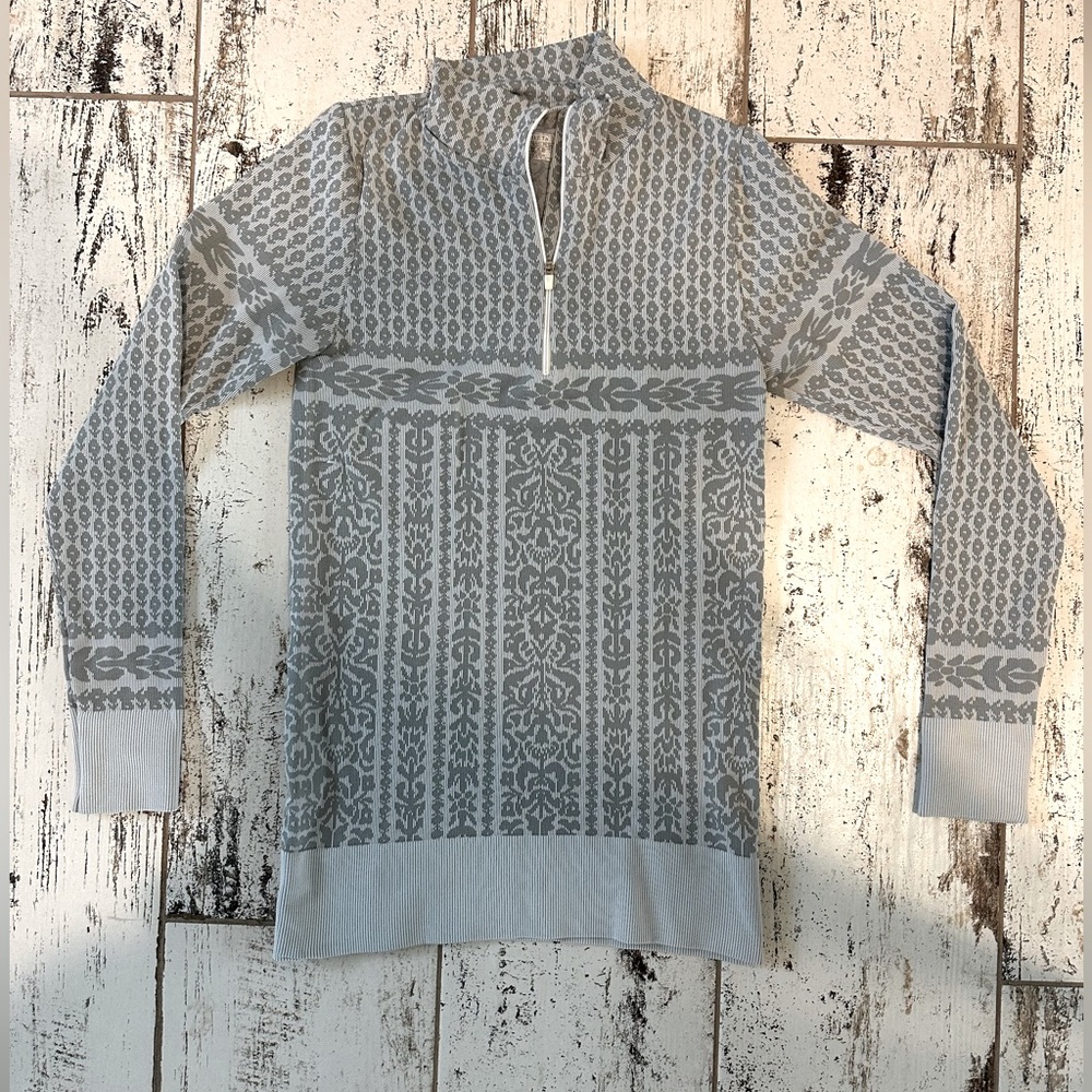 ATHLETA INTERVAL HALF ZIP long sleeve cross training workout shirt. Size small.